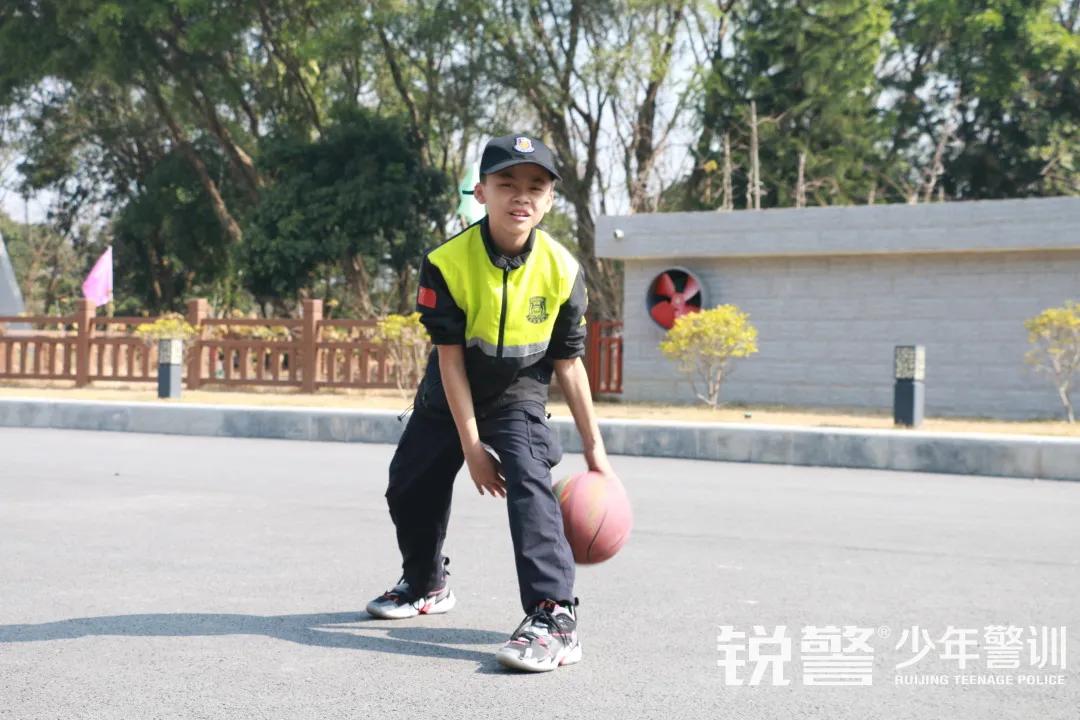超越體(tǐ)育營圓滿結營：少(shǎo)年(nián)強中國(guó)強，堅定信念勇往直前