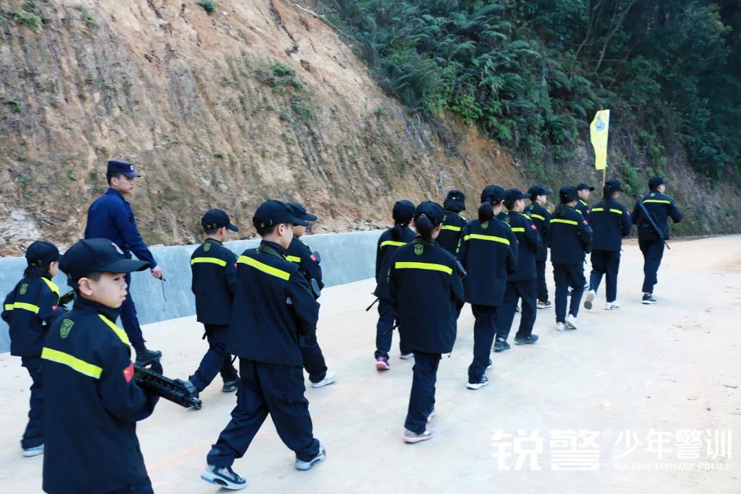 超越體(tǐ)育營圓滿結營：少(shǎo)年(nián)強中國(guó)強，堅定信念勇往直前