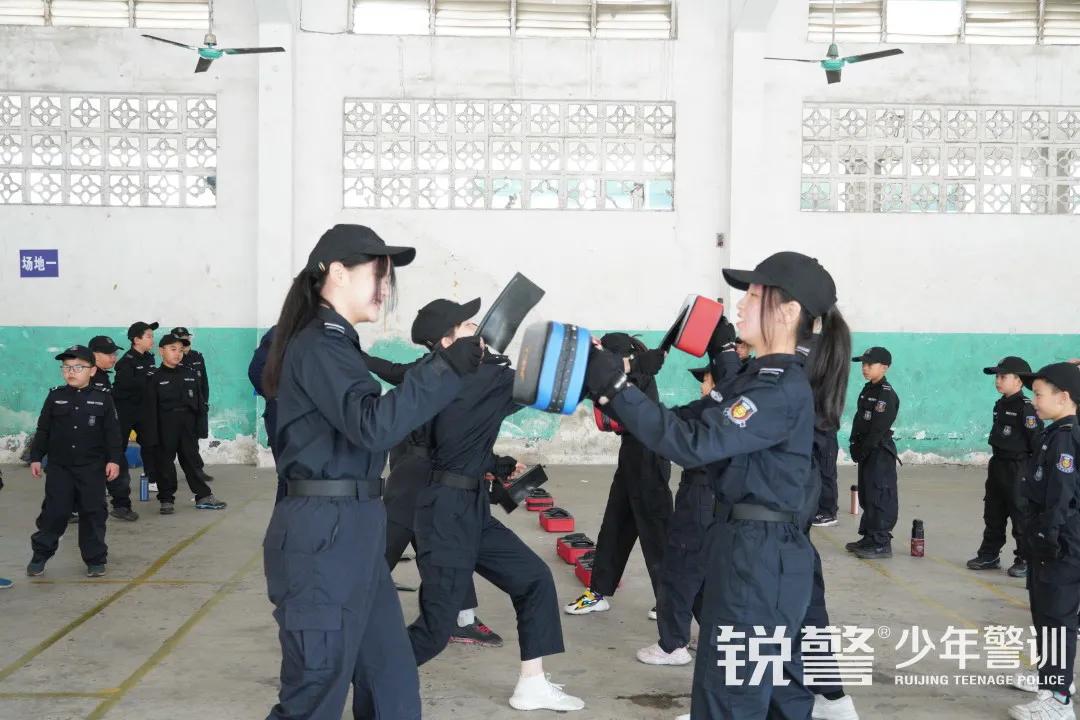 特警突擊營圓滿結營：曆經警訓淬煉，成就(jiù)英勇少(shǎo)年(nián)