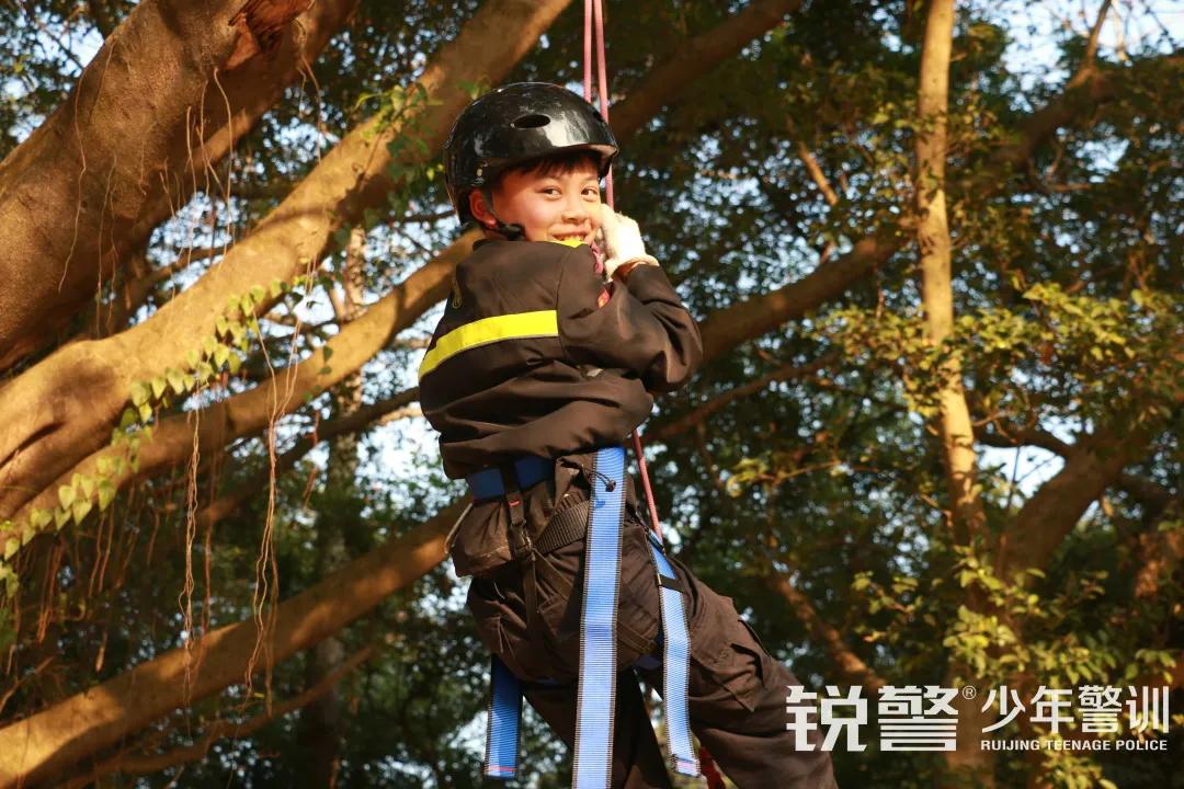 超越體(tǐ)育營圓滿結營：少(shǎo)年(nián)強中國(guó)強，堅定信念勇往直前