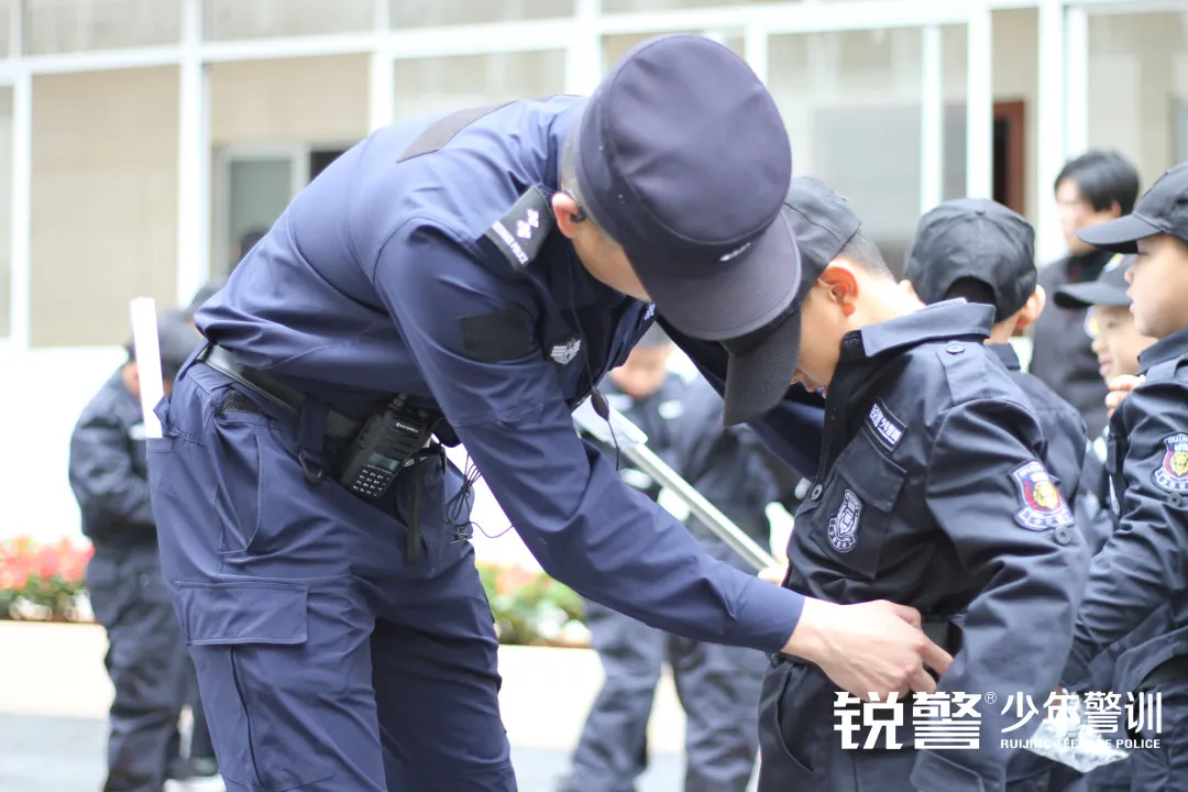 銳警夏令營：國(guó)際ISO雙認證，高(gāo)規格高(gāo)标準，讓每一(yī)個(gè)孩子(zǐ)更安全