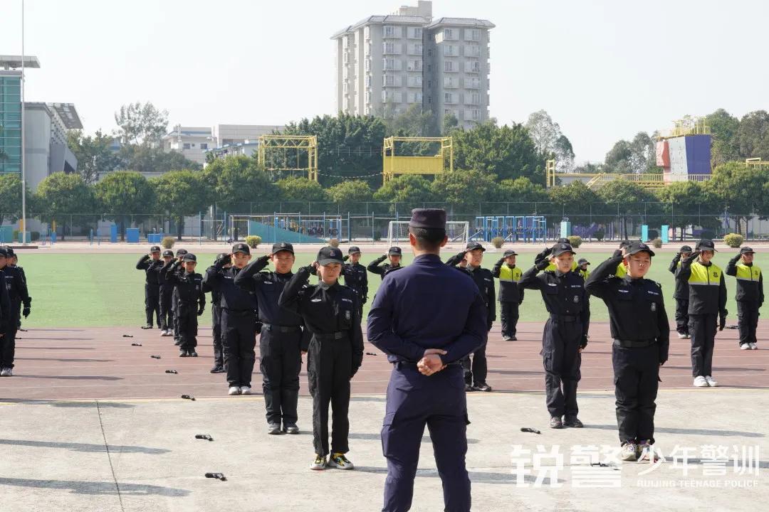 特警突擊營圓滿結營：曆經警訓淬煉，成就(jiù)英勇少(shǎo)年(nián)