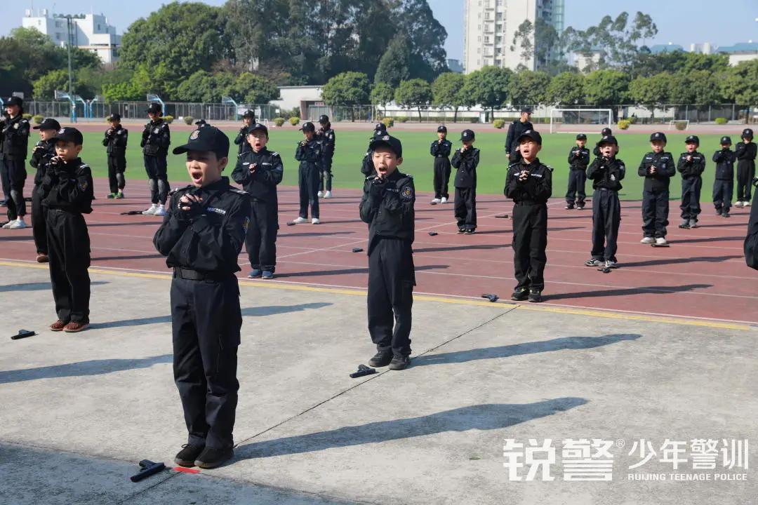 特警突擊營圓滿結營：曆經警訓淬煉，成就(jiù)英勇少(shǎo)年(nián)