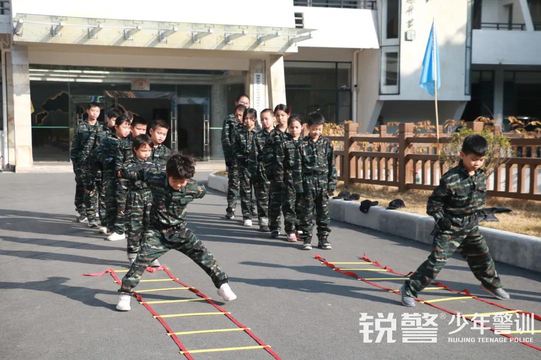 超越體(tǐ)育營圓滿結營：少(shǎo)年(nián)強中國(guó)強，堅定信念勇往直前