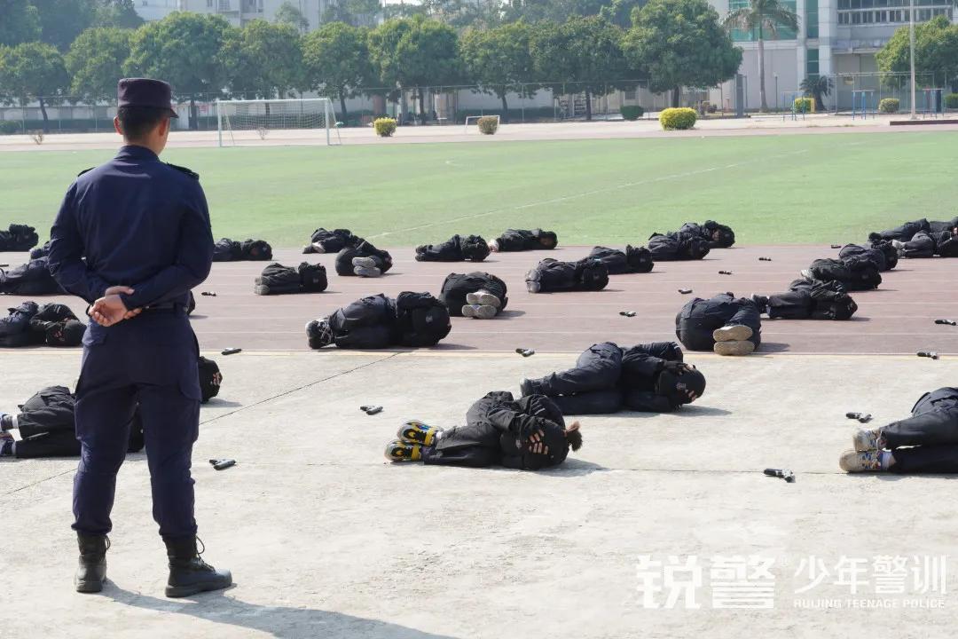 特警突擊營圓滿結營：曆經警訓淬煉，成就(jiù)英勇少(shǎo)年(nián)