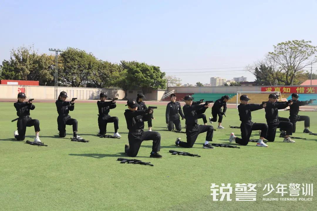 特警突擊營圓滿結營：曆經警訓淬煉，成就(jiù)英勇少(shǎo)年(nián)