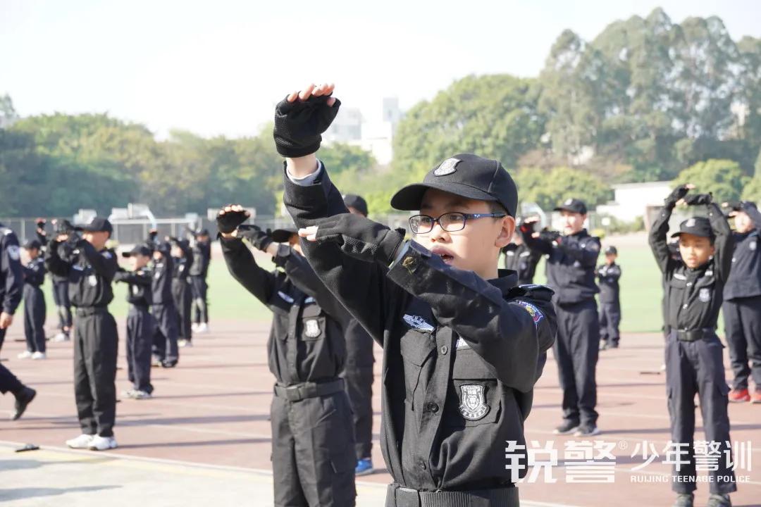 特警突擊營圓滿結營：曆經警訓淬煉，成就(jiù)英勇少(shǎo)年(nián)