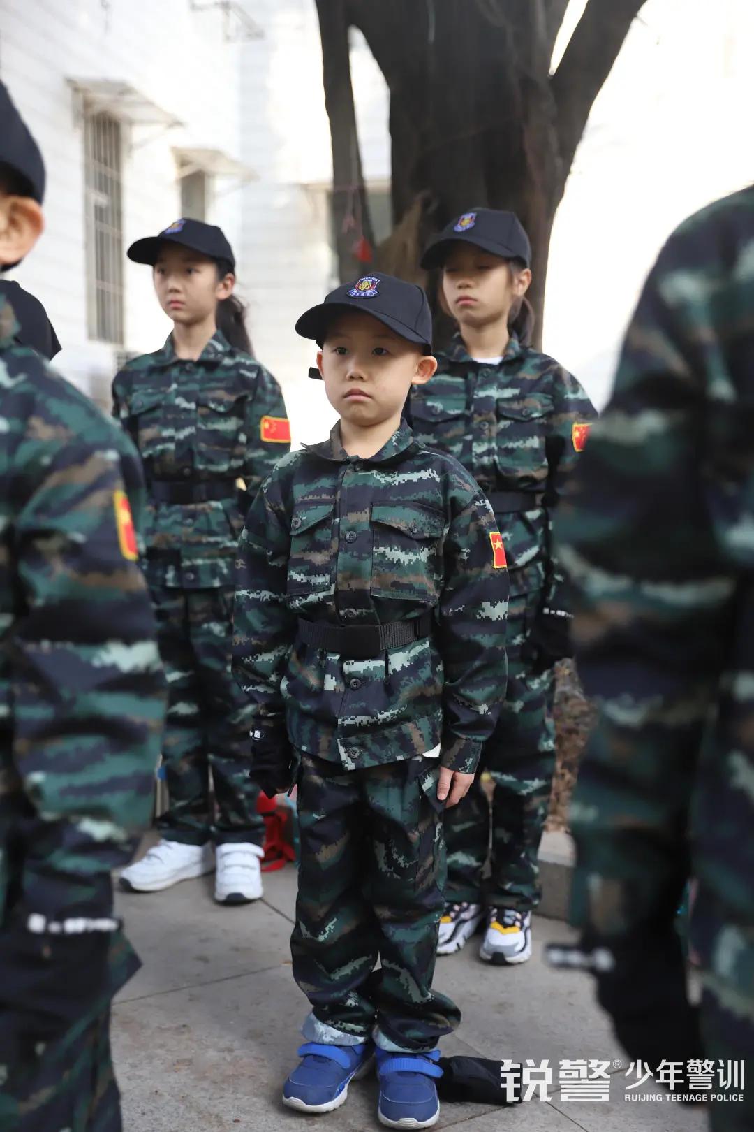 特警突擊營圓滿結營：曆經警訓淬煉，成就(jiù)英勇少(shǎo)年(nián)