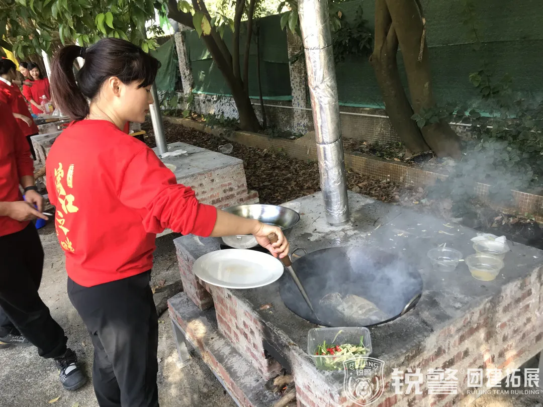 銳警團建：共創美(měi)好(hǎo)，再攀高(gāo)峰，民(mín)生(shēng)銀(yín)行(xíng)濱江東(dōng)支行(xíng)團建踏青活動