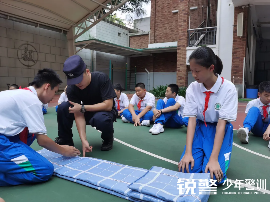 銳警少(shǎo)年(nián)警訓：勇往直前，開(kāi)啓廣州培道(dào)實驗學校(xiào)新篇章(zhāng)