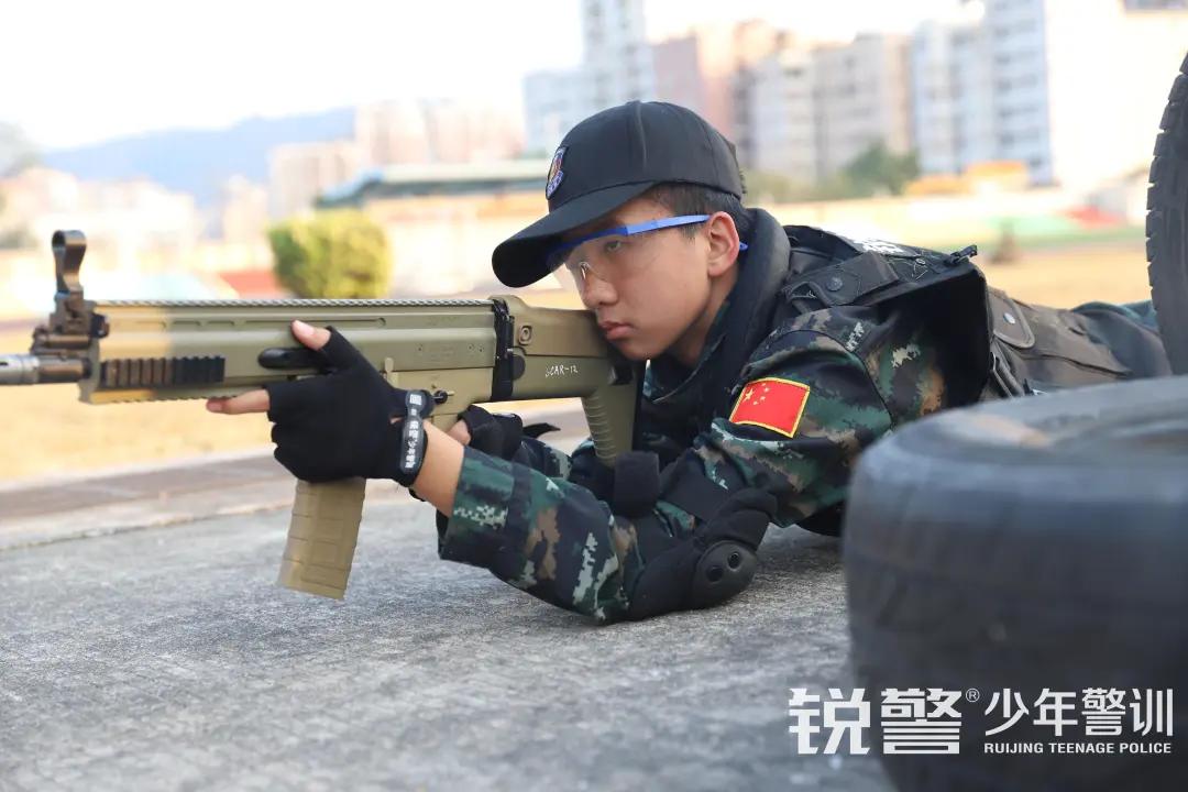 特警突擊營圓滿結營：曆經警訓淬煉，成就(jiù)英勇少(shǎo)年(nián)