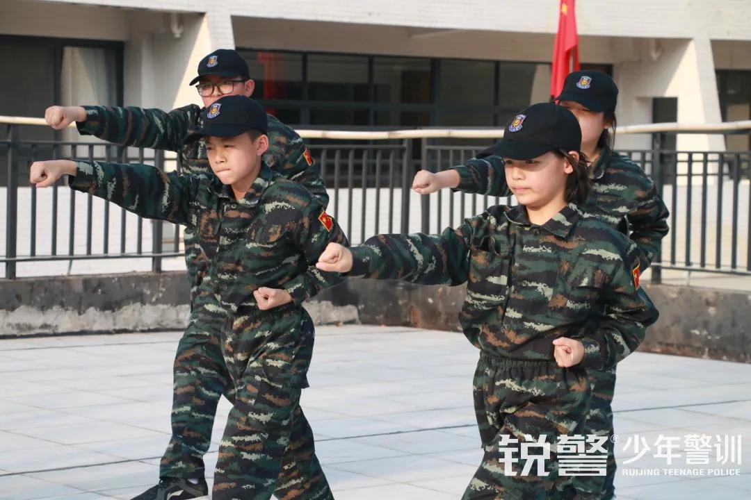 超越體(tǐ)育營圓滿結營：少(shǎo)年(nián)強中國(guó)強，堅定信念勇往直前