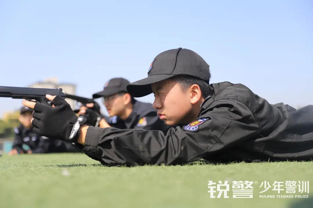 特警突擊營圓滿結營：曆經警訓淬煉，成就(jiù)英勇少(shǎo)年(nián)