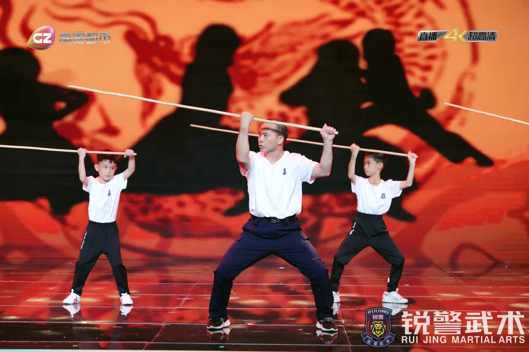 2021廣州廣播電(diàn)視(shì)台少(shǎo)兒(ér)慶六一(yī)文(wén)藝彙演，銳警武術(shù)代表隊精彩表演