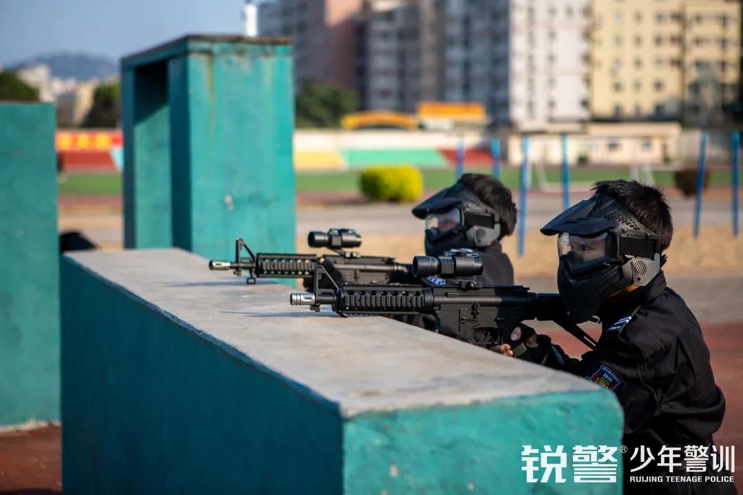 特警突擊營圓滿結營：曆經警訓淬煉，成就(jiù)英勇少(shǎo)年(nián)