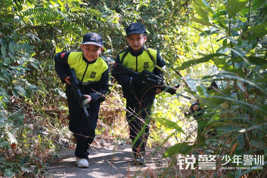 超越體(tǐ)育營圓滿結營：少(shǎo)年(nián)強中國(guó)強，堅定信念勇往直前
