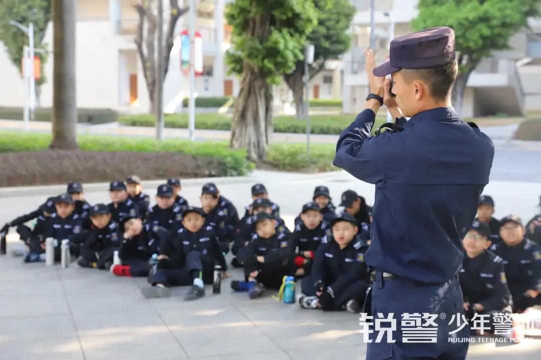 特警突擊營圓滿結營：曆經警訓淬煉，成就(jiù)英勇少(shǎo)年(nián)