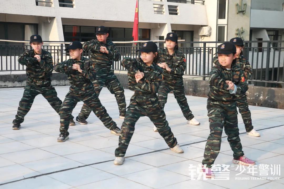 超越體(tǐ)育營圓滿結營：少(shǎo)年(nián)強中國(guó)強，堅定信念勇往直前